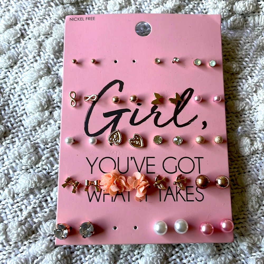 Cute optional earrings!